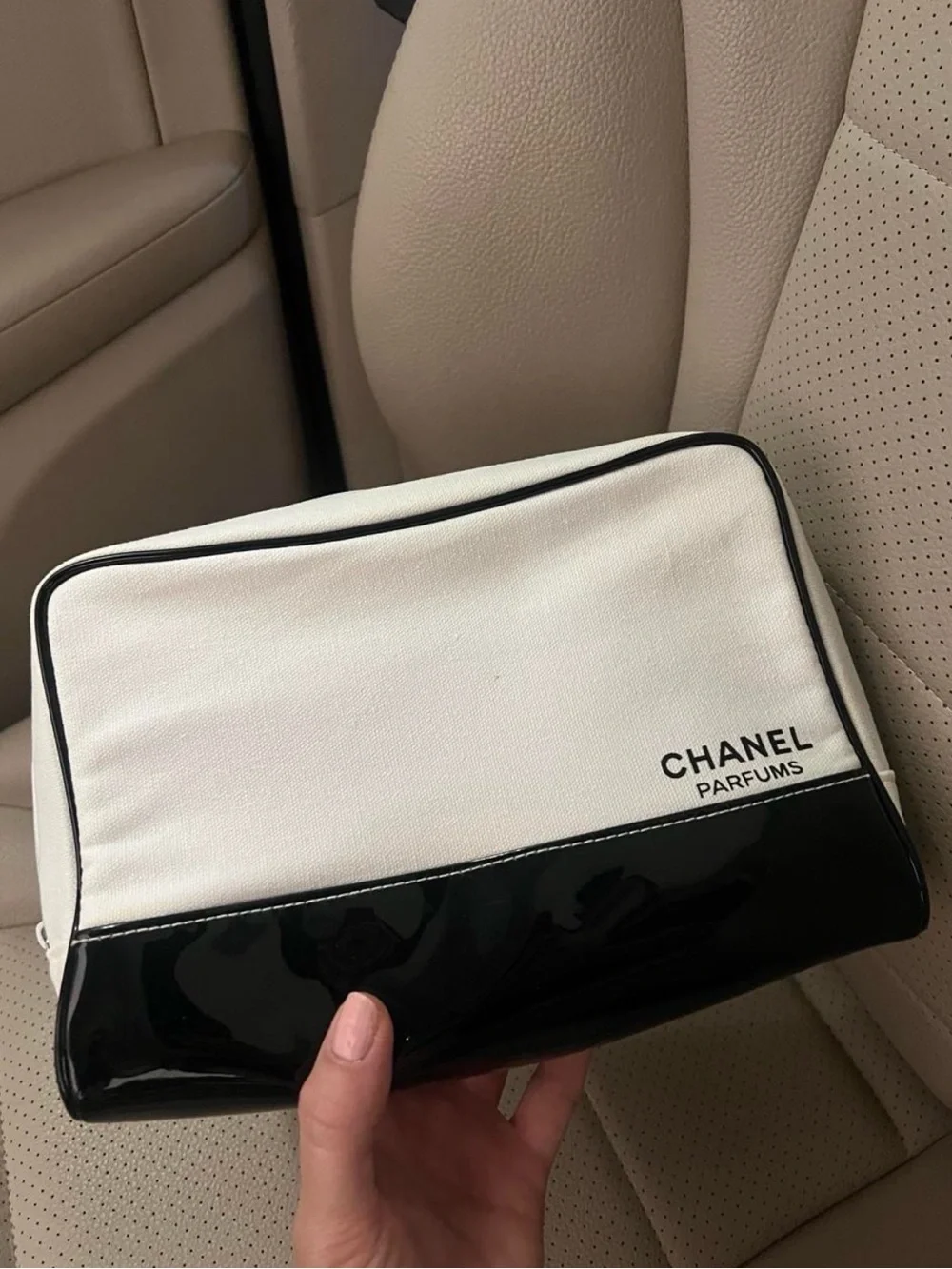 CHANEL vintage Parfums White & Black Cosmetic Pouch